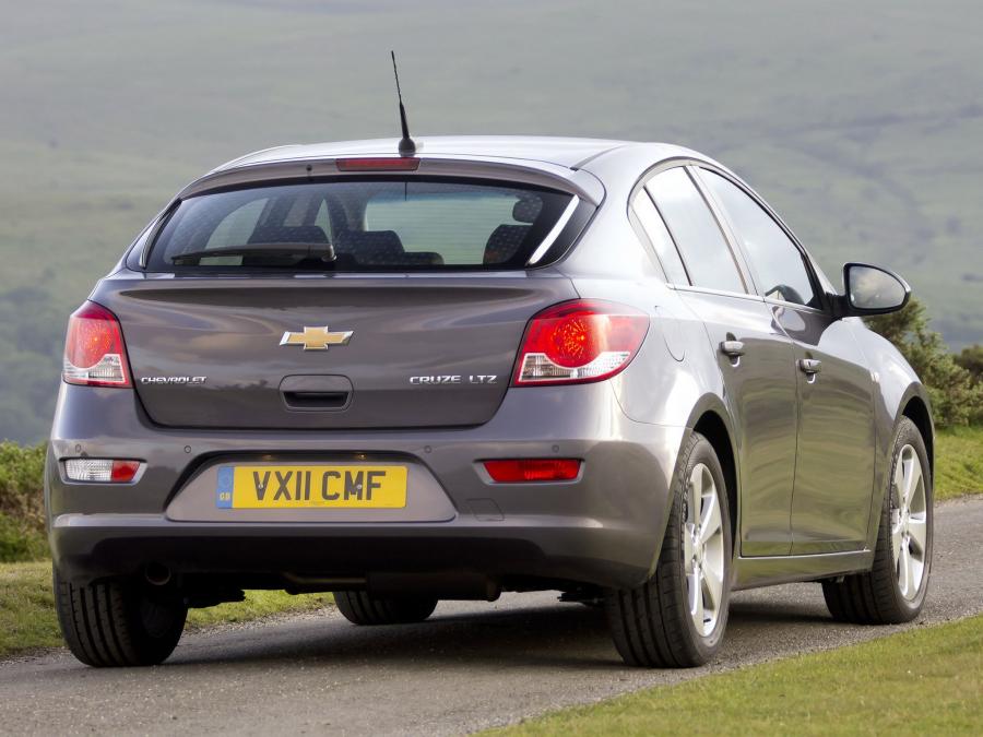  Chevrolet Cruze Hatchback 2011 года  (UK) (фото 26 из 43)